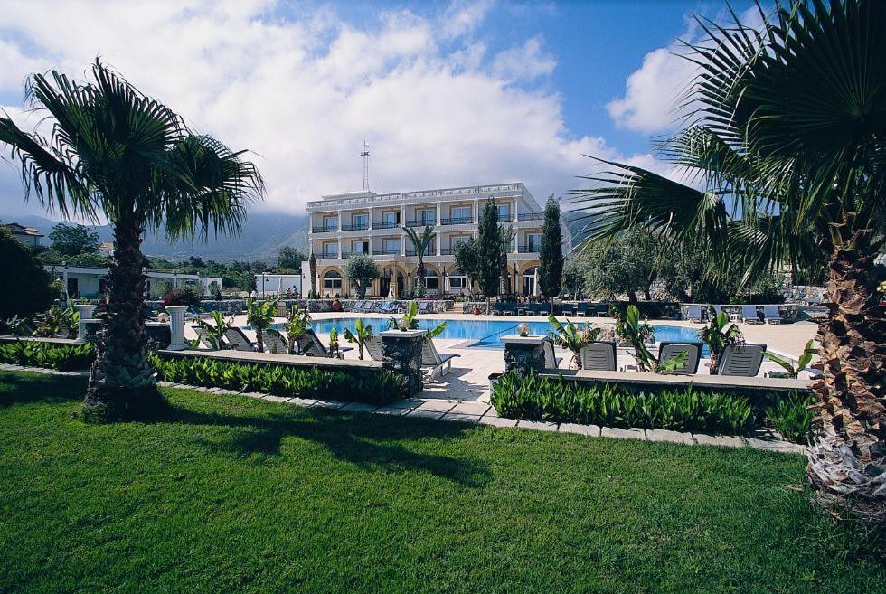 Altinkaya Holiday Resort Кирения Экстерьер фото